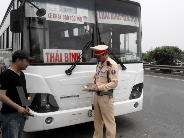Công bố 12 đường dây nóng tiếp nhận phản ánh về an toàn giao thông
