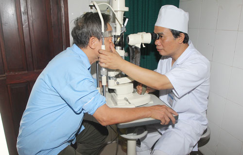 Bệnh đau mắt đỏ vào mùa 