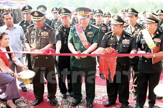 Bộ Quốc phòng Việt Nam hỗ trợ Campuchia xây trường quân sự