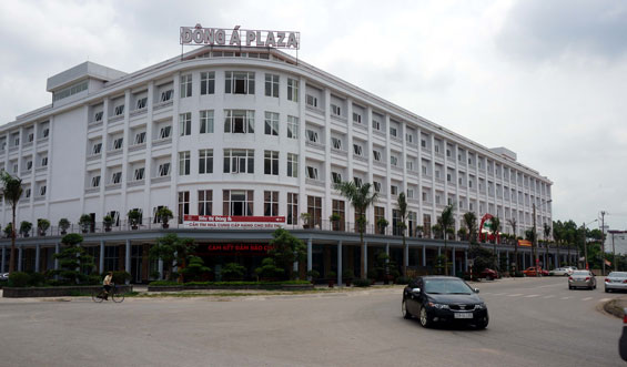 Xây dựng các trung tâm thương mại: Bài toán thừa cung, thiếu cầu 