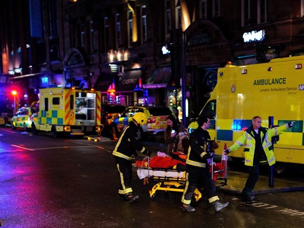 Ban công nhà hát ở thủ đô London bị sập gây thương vong lớn