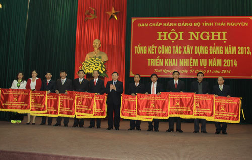Ban Thường vụ Tỉnh ủy: Khen thưởng 61 tổ chức cơ sở Đảng có thành tích xuất sắc 