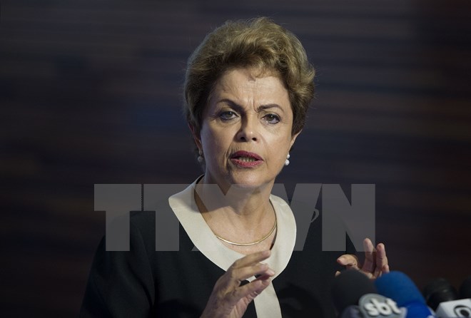 Tổng thống Brazil Rousseff sẽ không từ chức dù uy tín ở mức thấp