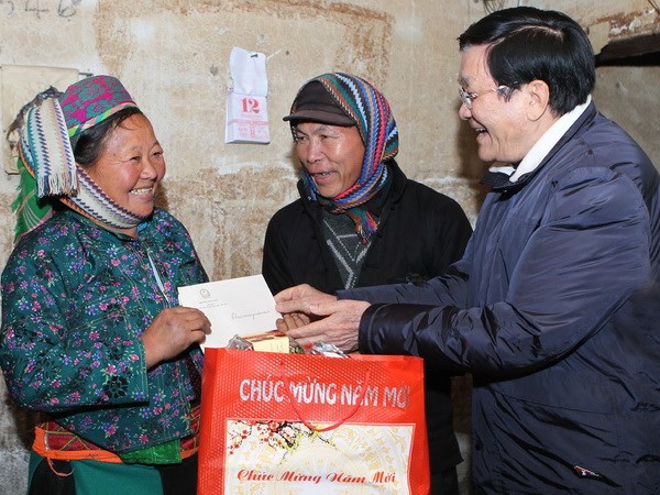 Chủ tịch nước thăm chiến sỹ, đồng bào Hà Giang, Tuyên Quang
