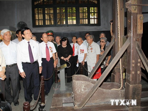 Chủ tịch nước Trương Tấn Sang gặp gỡ cựu tù chính trị Hỏa Lò