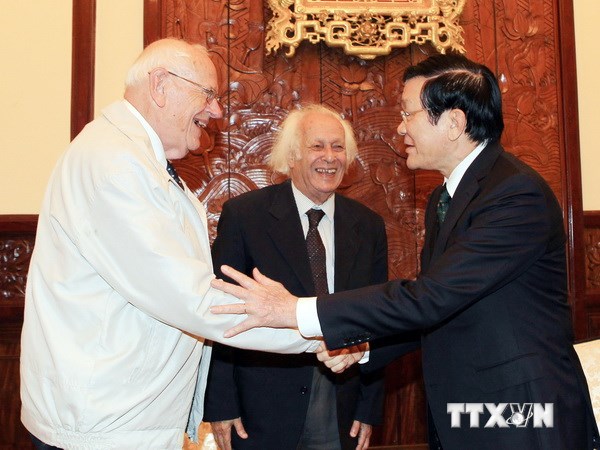 Chủ tịch nước Trương Tấn Sang tiếp hai học giả lý luận Marxist