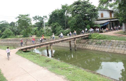 Chênh vênh những nhịp cầu kênh 