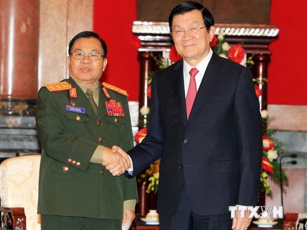 Chủ tịch nước Trương Tấn Sang tiếp Bộ trưởng Quốc phòng Lào