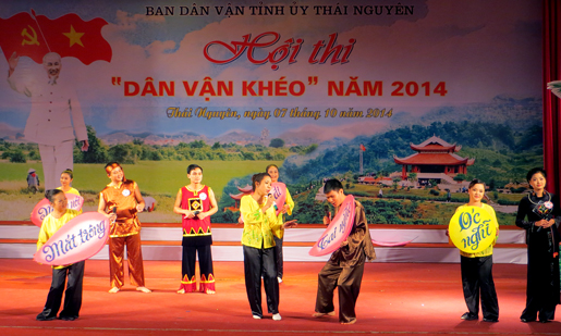 Cán bộ dân vận phải xứng đáng với dân 