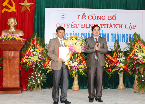 Công bố quyết định thành lập Trung tâm Pháp y tỉnh 