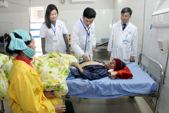 Cấp cứu thành công một bệnh nhân bị dao đâm xuyên hõm ức 