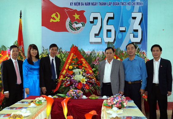 Các đồng chí lãnh đạo tỉnh chúc mừng nhân dịp 26-3 