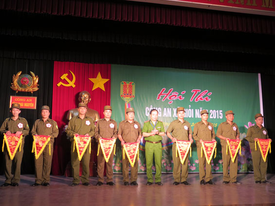Thi công an xã giỏi 