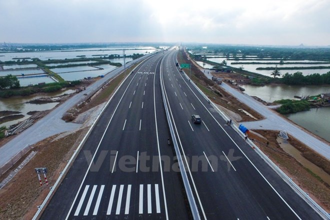Xử lý xe khách dừng đỗ, xe máy đi vào cao tốc Hà Nội-Hải Phòng