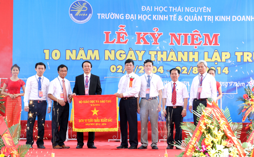Đại học Kinh tế & Quản trị kinh doanh kỷ niệm 10 năm thành lập 