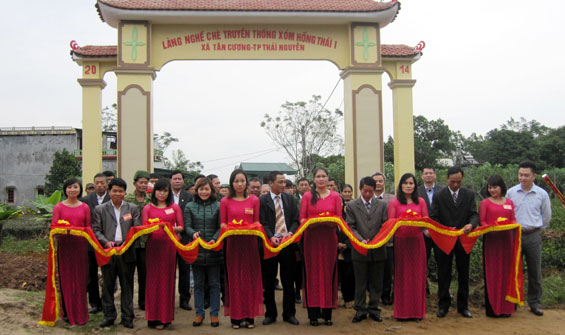 Đón Bằng công nhận Làng nghề chè truyền thống 