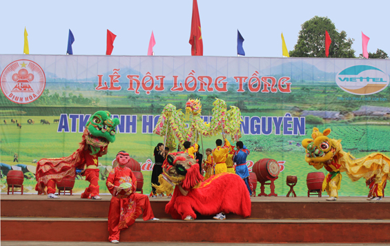 Đầu xuân vui hội Lồng Tồng 