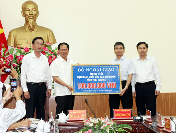 Đoàn công tác của Bộ Ngoại giao làm việc tại Thái Nguyên 