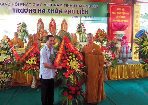 Nhân Hội nghị biểu dương chức sắc, chức việc các tôn giáo trong phong trào thi đua yêu nước: Đổi mới công tác vận động chức sắc, tín đồ các tôn giáo