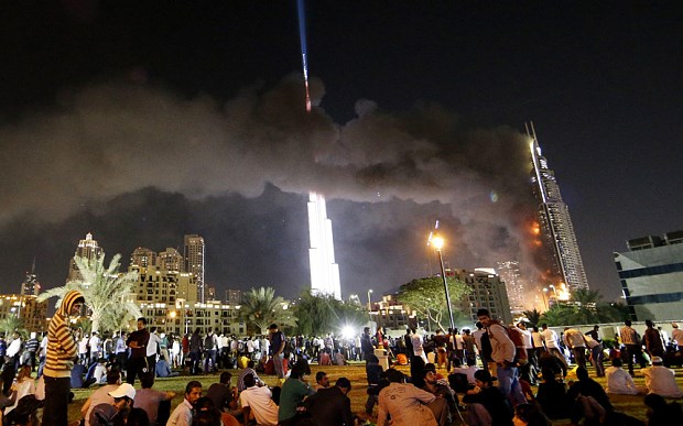 UAE: Cháy lớn gần tháp Burj Khalifa ngay trước đêm Giao thừa
