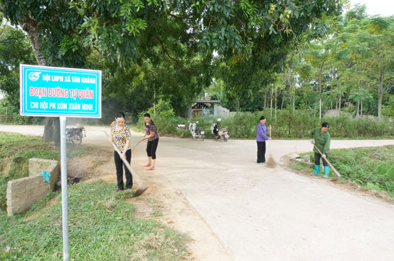 Giữ xanh - sạch - đẹp xóm làng 
