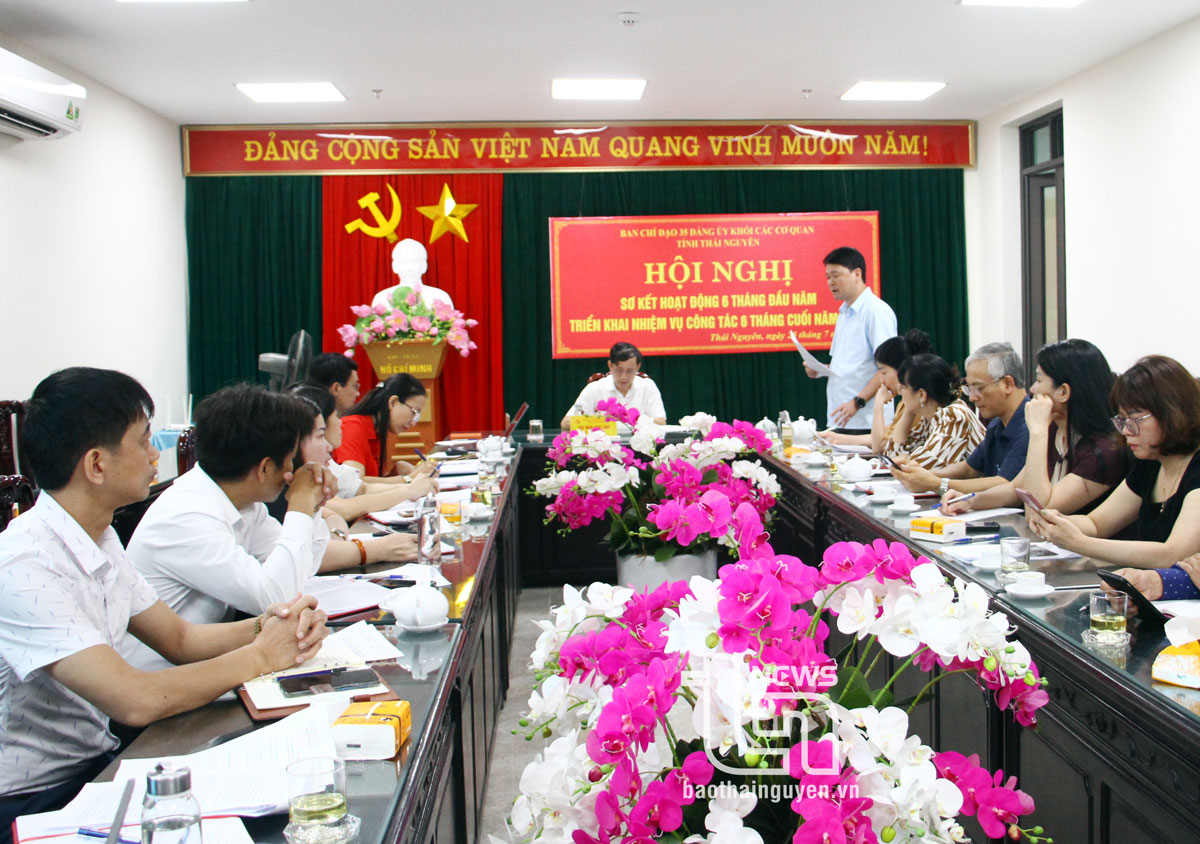 Nêu cao trách nhiệm bảo vệ nền tảng tư tưởng của Đảng