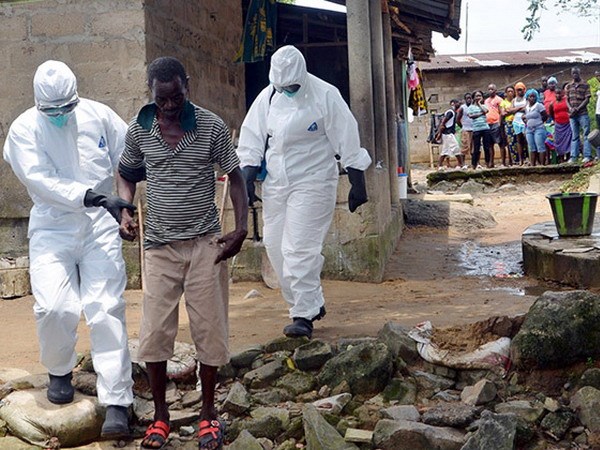 Bệnh nhân Ebola cuối cùng ở Sierra Leone được xuất viện