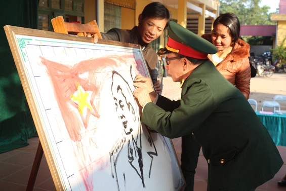 Gặp người họa sĩ mù - Anh hùng Lê Duy Ứng 
