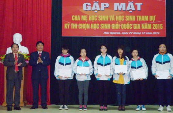 Gặp mặt đội tuyển dự thi học sinh giỏi quốc gia 