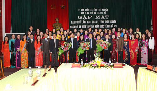 Gặp mặt nữ cán bộ lãnh đạo, quản lý 
