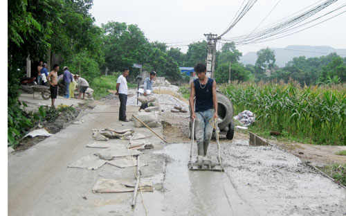 Gần 5 tỷ đồng xây dựng đường giao thông liên xã Phúc Hà - Quyết Thắng 