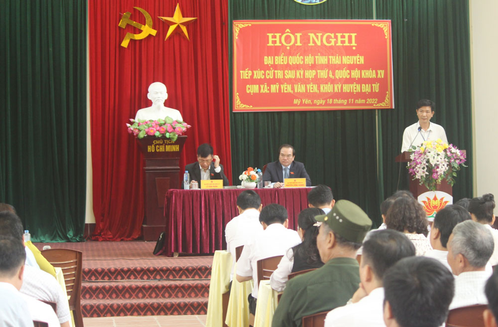 Đoàn đại biểu Quốc hội tỉnh tiếp xúc với cử tri huyện Đại Từ