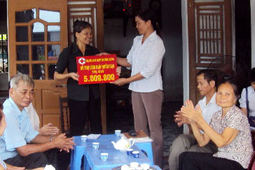 Hỗ trợ làm nhà nhân đạo cho nạn nhân chất độc da cam 
