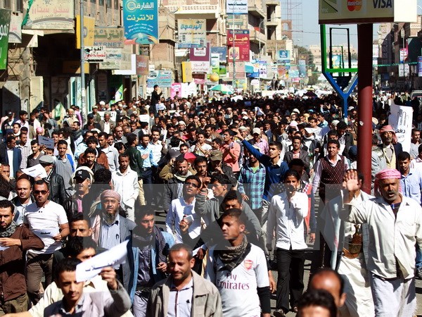 Hàng chục nghìn người Yemen tuần hành phản đối phiến quân