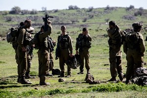 Israel tấn công các tay súng Hezbollah ở biên giới với Syria