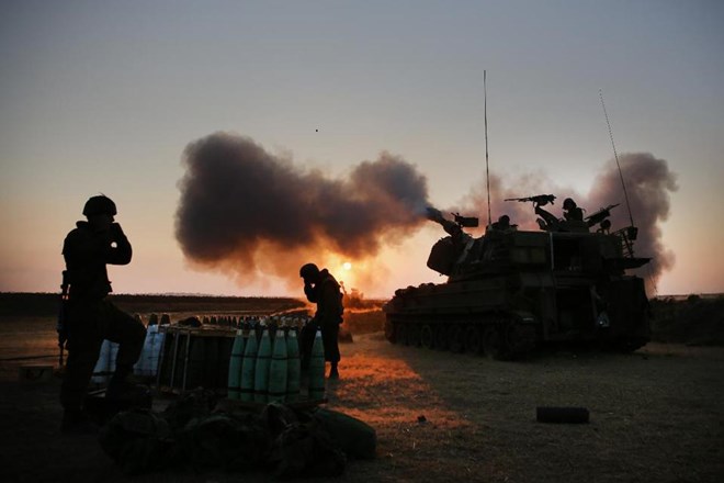 Israel sử dụng “đạn pháo tổ ong chống lại thường dân tại Gaza