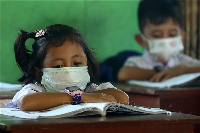 Indonesia đối mặt với thách thức xóa mù chữ