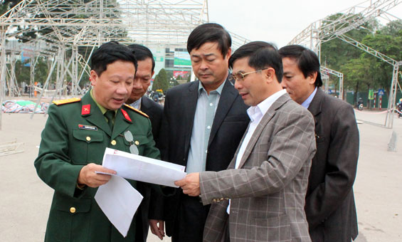 Kiểm tra tiến độ chuẩn bị Triển lãm - Hội chợ Việt Bắc 2014 