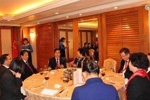 Kỷ niệm 64 năm quan hệ ngoại giao Việt-Trung tại Hong Kong 