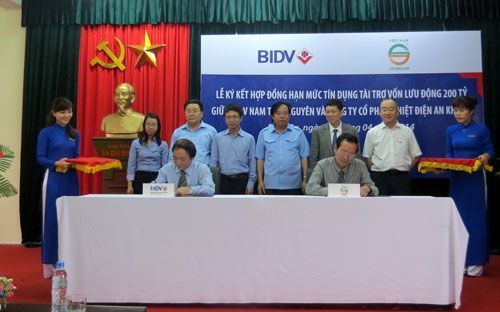 Ký kết hợp đồng tín dụng hạn mức tài trợ vốn 200 tỷ đồng 