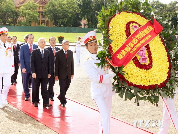 Lãnh đạo Đảng, Nhà nước vào Lăng viếng Chủ tịch Hồ Chí Minh