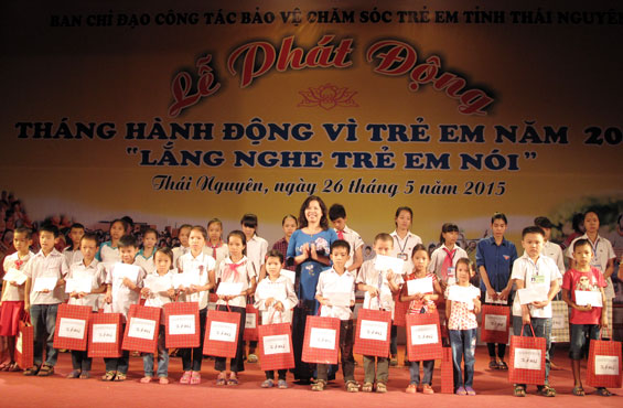 Lắng nghe trẻ em nói 