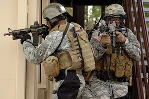 Lính đặc nhiệm Mỹ tiếp tục đổ bộ xuống Baghdad
