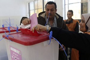 Người dân Libya đi bỏ phiếu bầu cử Hội đồng lập hiến