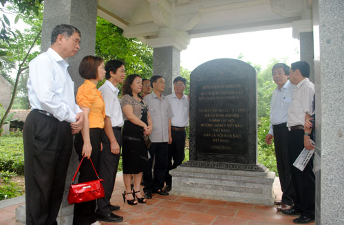 Nhân kỷ niệm 64 năm Ngày thành lập Hội Nhà báo Việt Nam (21-4): Về nơi nguồn cội 