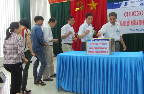 Nói chuyện thời sự và ủng hộ Hoàng Sa, Trường Sa 
