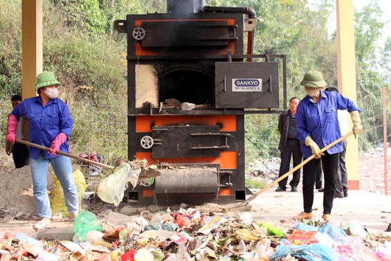 Nghiệm thu lò đốt rác thải sinh hoạt tại thị trấn Đình Cả 