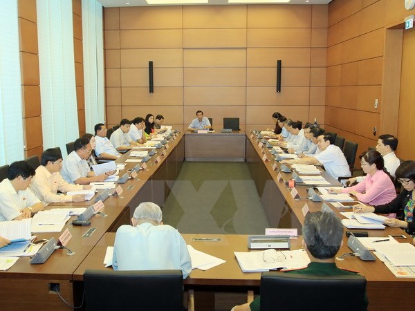 Nhiều ý kiến khác nhau về yêu cầu tòa án bảo vệ quyền và lợi ích