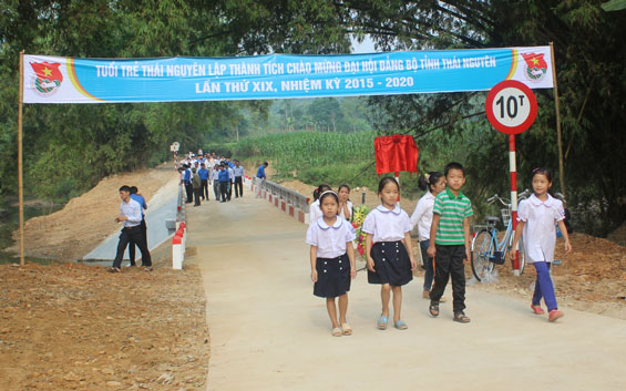 Khánh thành cầu Nà Đin 