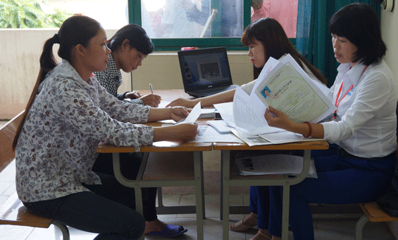 Gần 400 ứng viên thuộc diện hộ nghèo đăng ký tuyển dụng lao động 